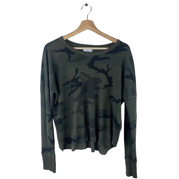 Aritzia TNA Womens M Medium Camo Print Thermal Waffle Knit Cropped - Picture 1 of 8